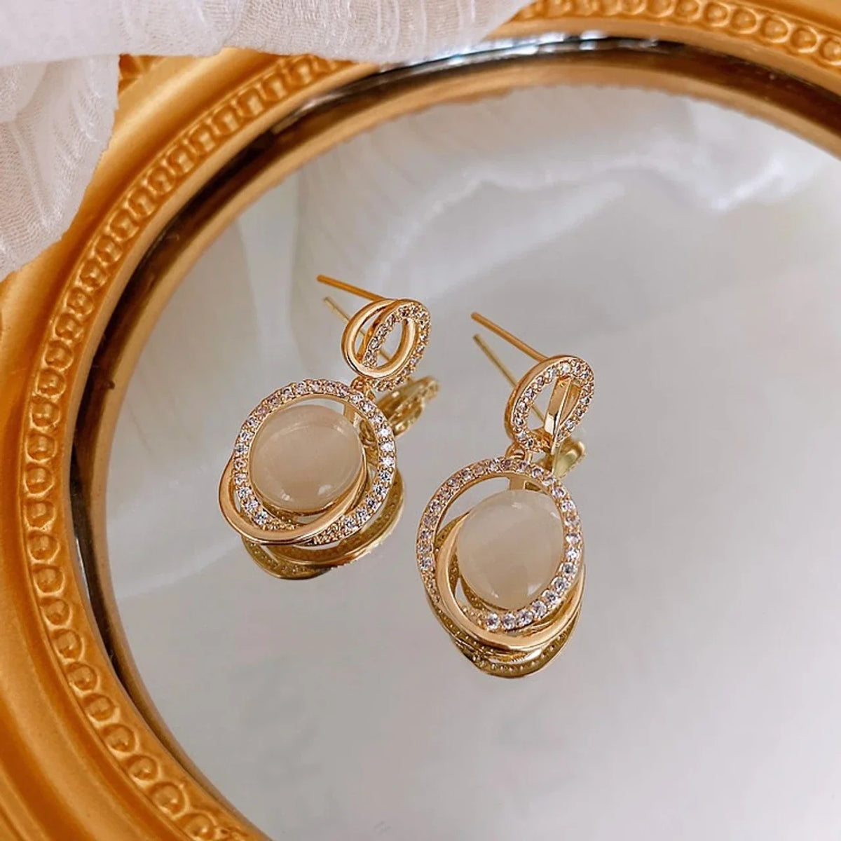 Trendy Contemporary Stud Earrings Stylish Look for Women