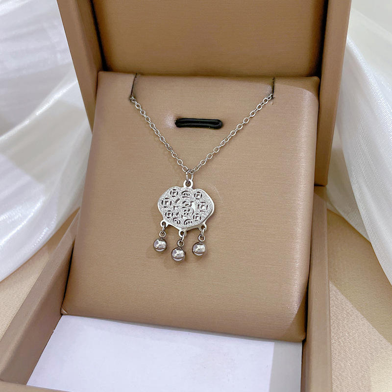 Gold Fu Lock Necklace – Light Luxury Wedding Jewelry